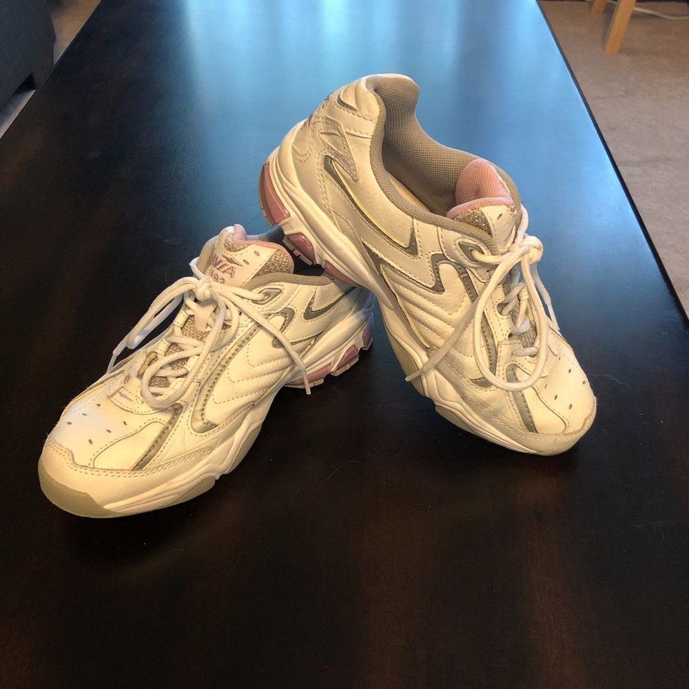 Avia Tennis Shoes